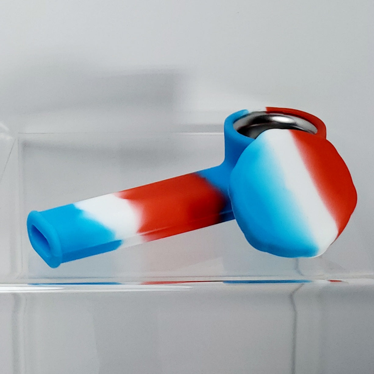 4" Silicone Pipe with Metal Bowl and Lid - Blue Red